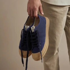 Pataugas ETCHE L/TWK H2H BLEU/GUM 10 Pataugas ETCHE L/TWK H2H BLEU/GUM -Pataugas ETCHELTWKH2HMARINEGUM